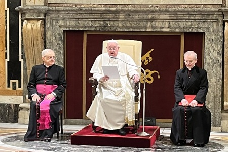 Pope Meets with Communications Directors